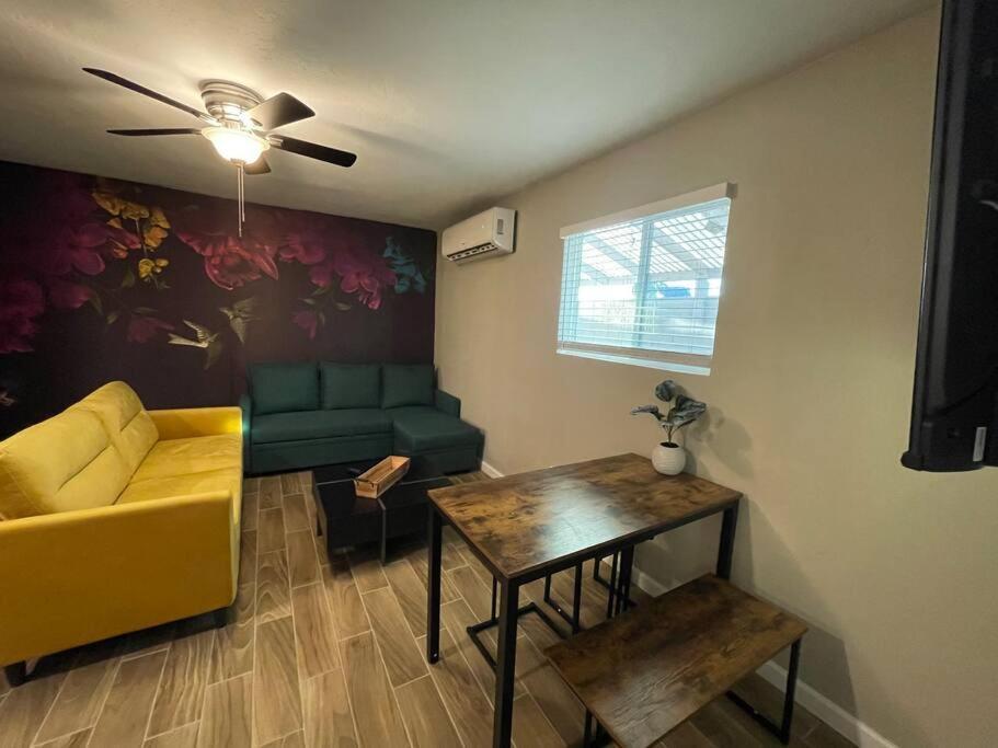 New Stylish Midtown With One Bedroom Phoenix Exterior foto